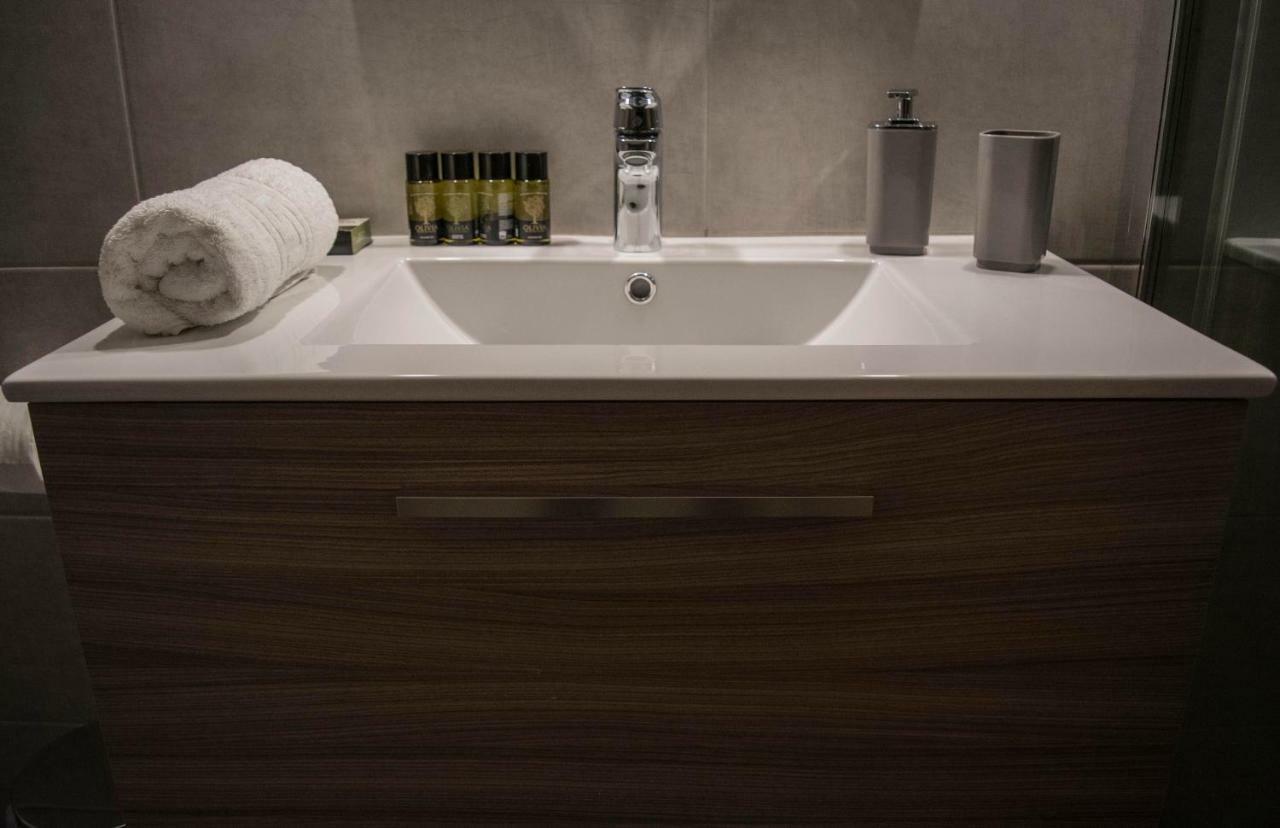 Chic And Minimal Apartment Close To Thissio Metro Atenas Exterior foto