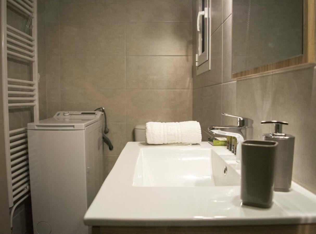 Chic And Minimal Apartment Close To Thissio Metro Atenas Exterior foto